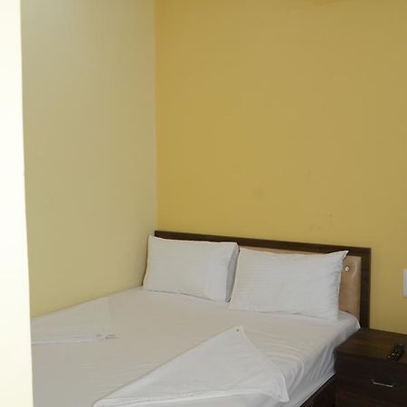 The United Hotel Bombay Esterno foto